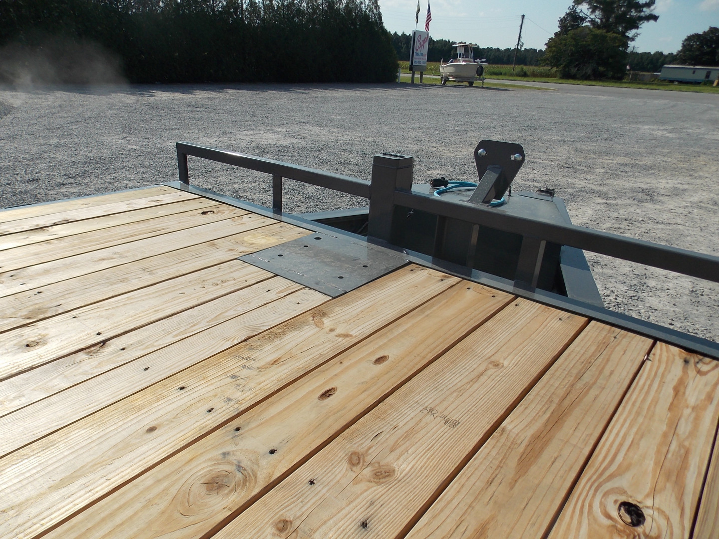 New 2026 PJ Trailers F8J2282BSY6-JA5-MSBS-SP18-WN01 16K Deckover Trailer