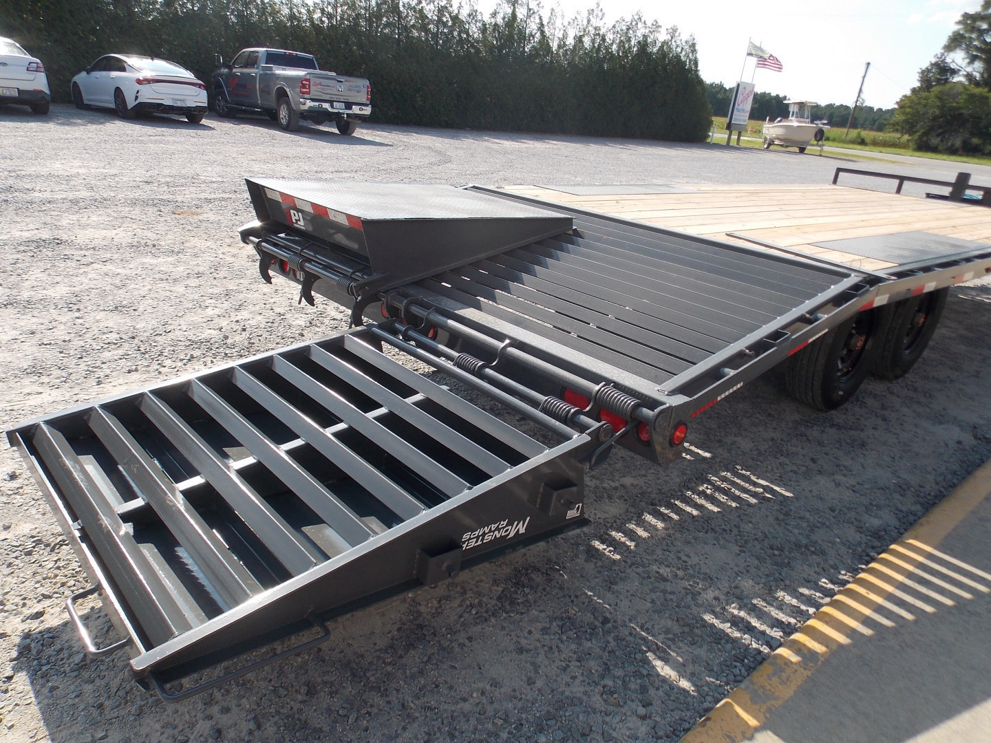 New 2026 PJ Trailers F8J2282BSY6-JA5-MSBS-SP18-WN01 16K Deckover Trailer