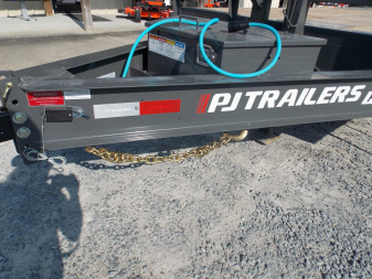 New 2026 PJ Trailers F8J2282BSY6-JA5-MSBS-SP18-WN01 16K Deckover Trailer