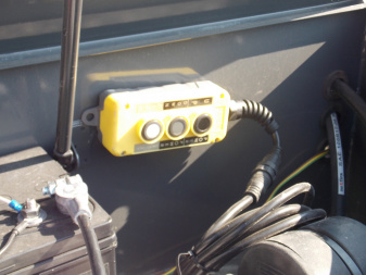 New 2026 PJ Trailers F8J2282BSY6-JA5-MSBS-SP18-WN01 16K Deckover Trailer