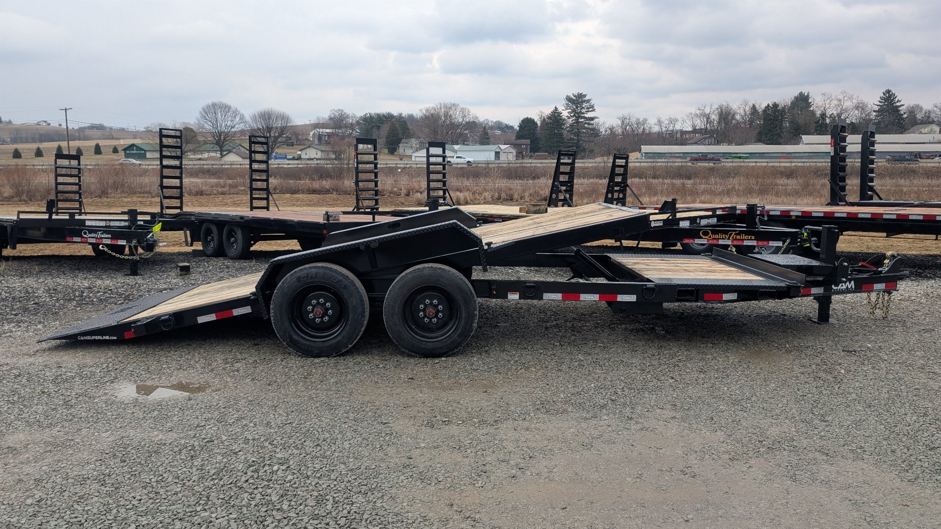 New 2025 CAM SUPERLINE 21' (5+16) XW Lo Pro Split Tilt Trailer w/ Removable Fenders
