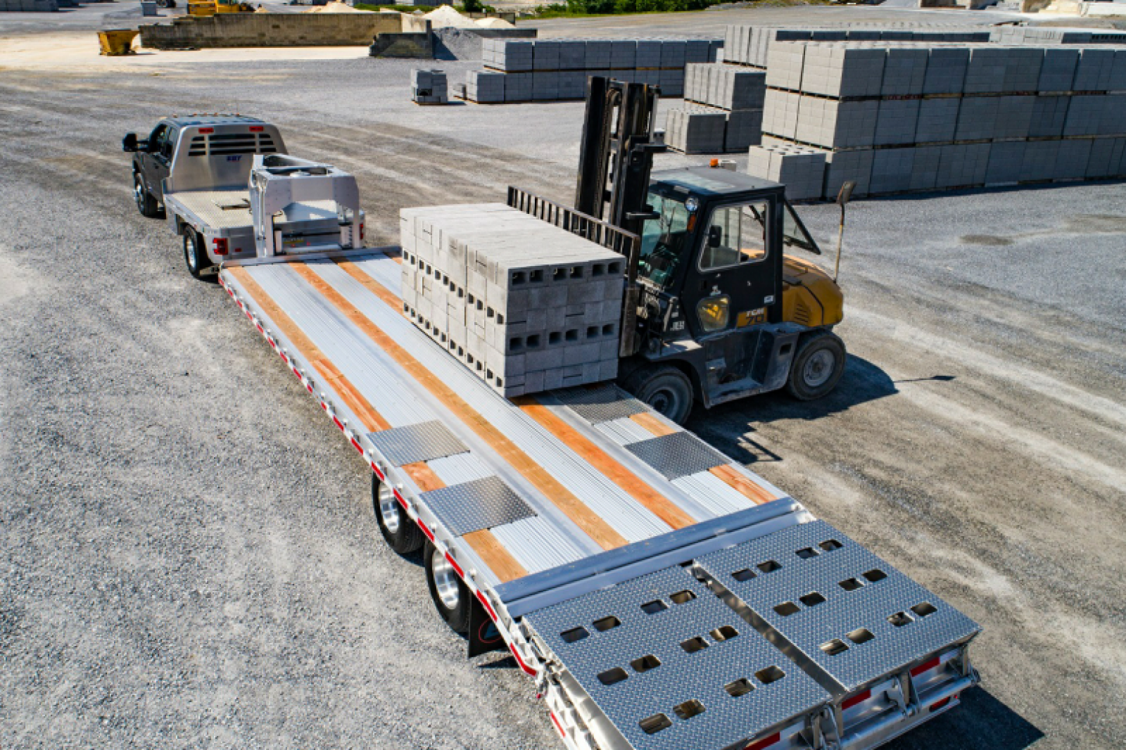 New 2025 EBY 20+5 HD GOOSENECK ALUMINUM DECKOVER Trailer w/ 50/50 Ramps (PRICE DROP!!)