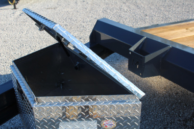 New 2025 Moritz ELBH 7' x 22' Low Pro - Aluminum Ramps - Equipment Trailer - 14000# GVW