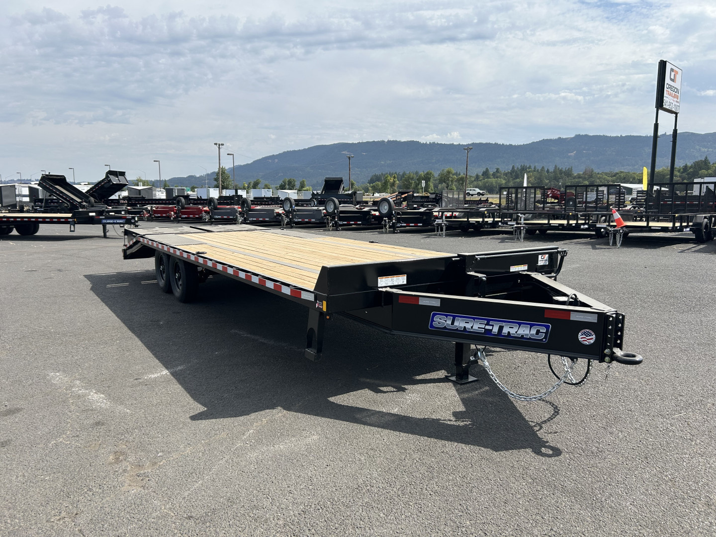 New 2025 Sure-Trac 8.5x25 Low Pro Deckover MEGA RAMP 15K GVWR