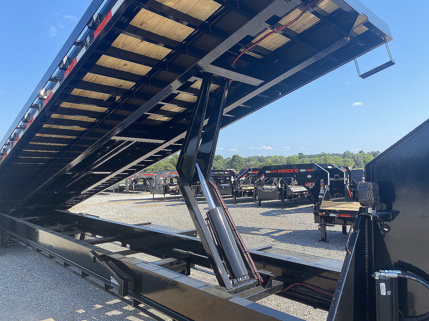 New 2026 MAXXD Gooseneck Trailer | 102" x 40' | 30K GVWR