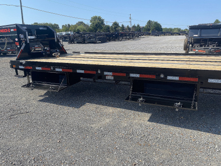 New 2026 MAXXD Gooseneck Trailer | 102" x 40' | 30K GVWR