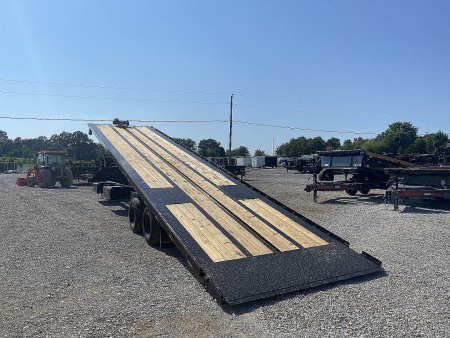 New 2026 MAXXD Gooseneck Trailer | 102" x 40' | 30K GVWR