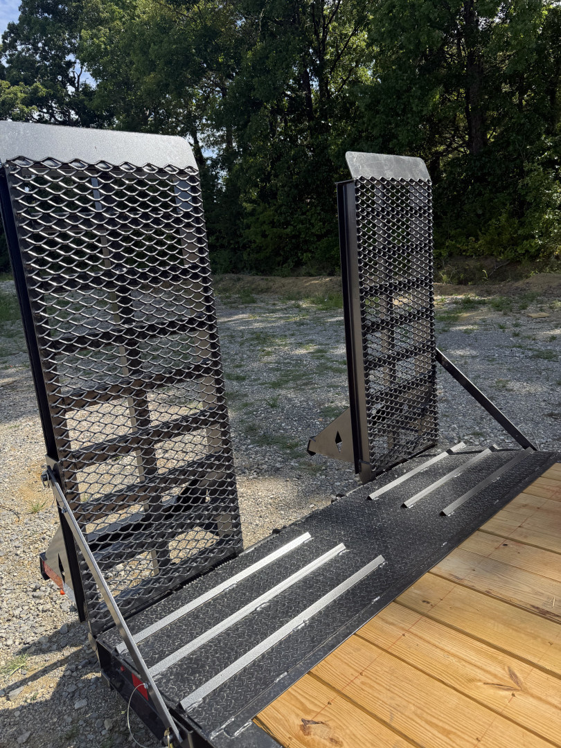New 2026 Diamond C LPX208 Equipment Trailer PACESETTER EDITION 22 ...