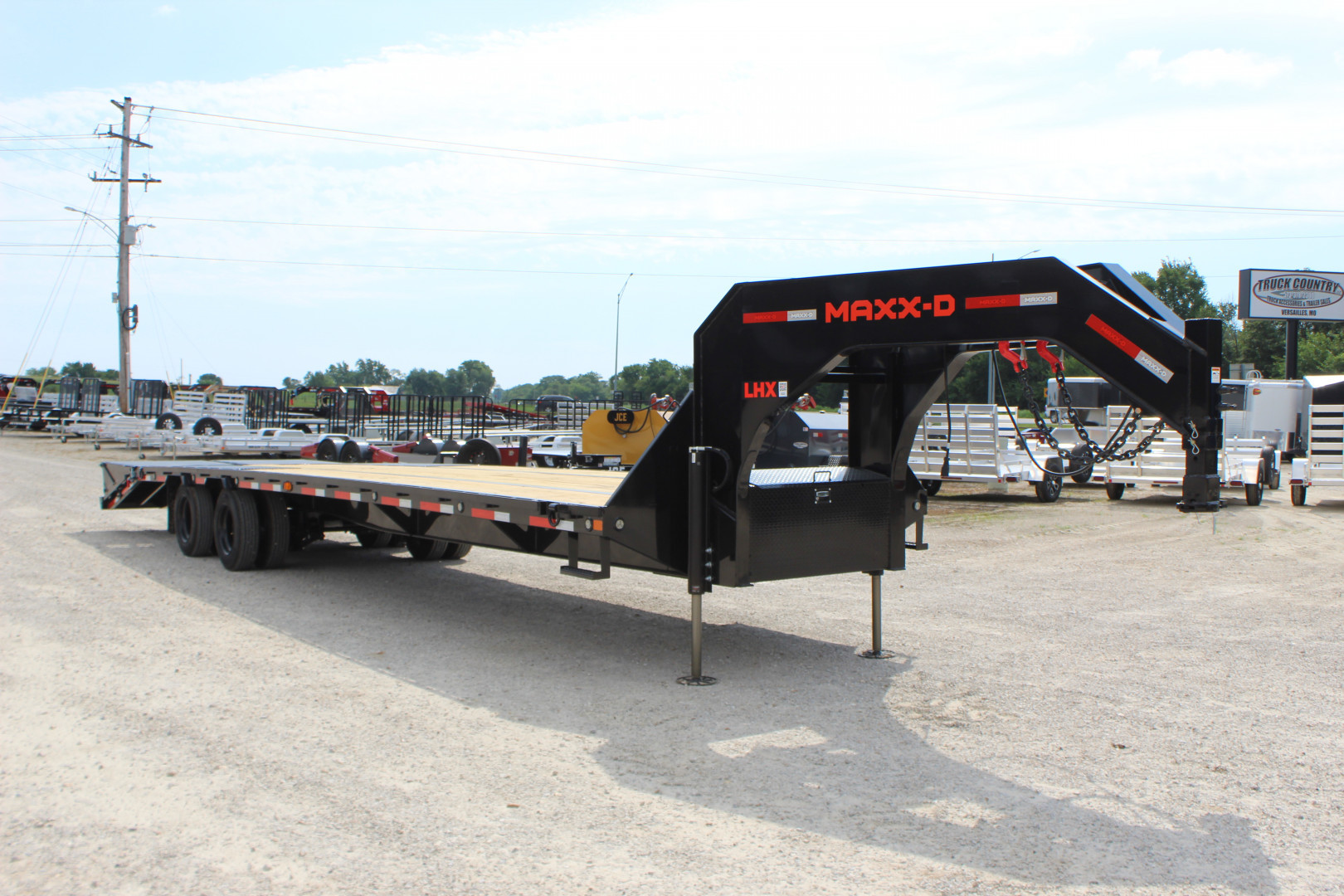 New 2026 MAXX-D LHX 34' Flatbed Trailer