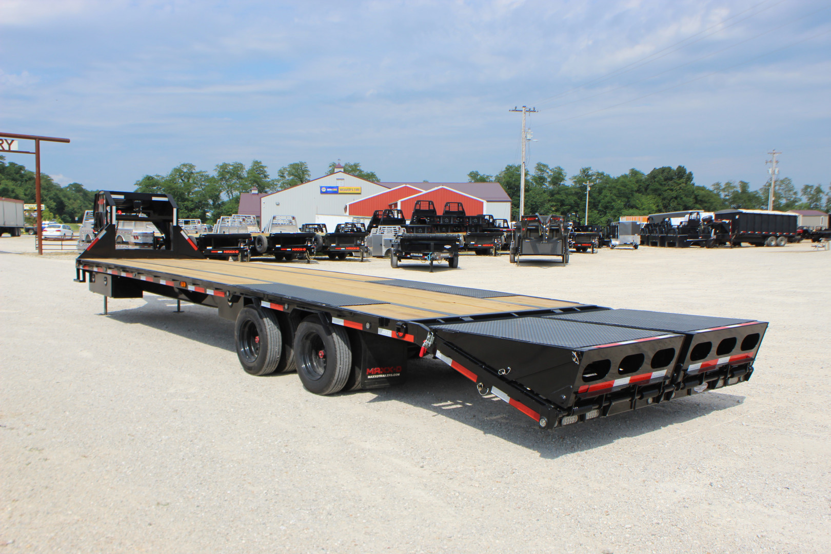 New 2026 MAXX-D LHX 34' Flatbed Trailer