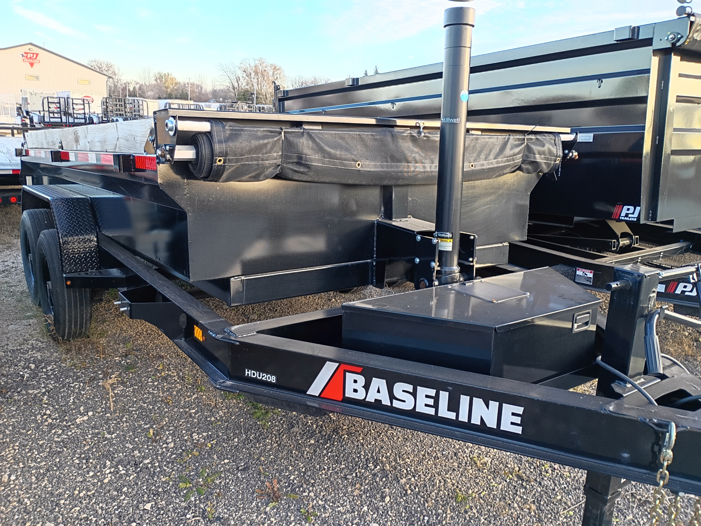 New 2025 Diamond C Trailers HDU208 14X82