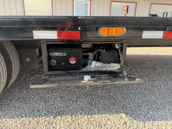 Used 2025 PJ 102"x40' GN Low Pro Air-Ride Flatbed w/ Duals - LD