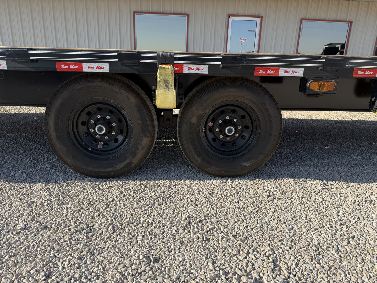 Used 2025 Trail Maxx 102"x40' GN Flatbed w/ Singles