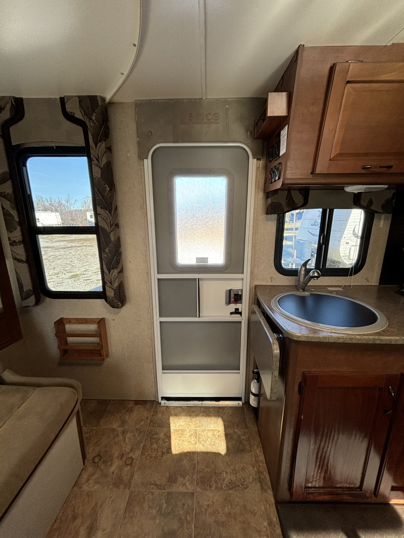 Used 2016 Lance Lance Travel Trailer