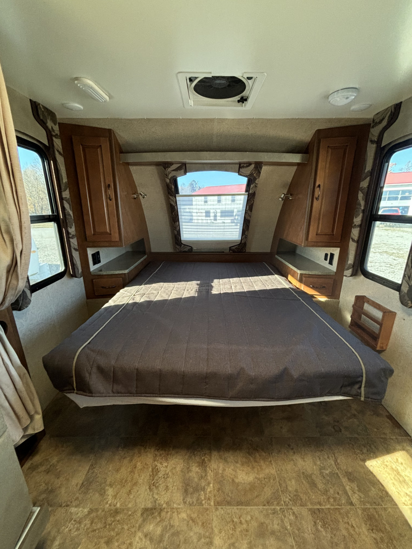 Used 2016 Lance Lance Travel Trailer