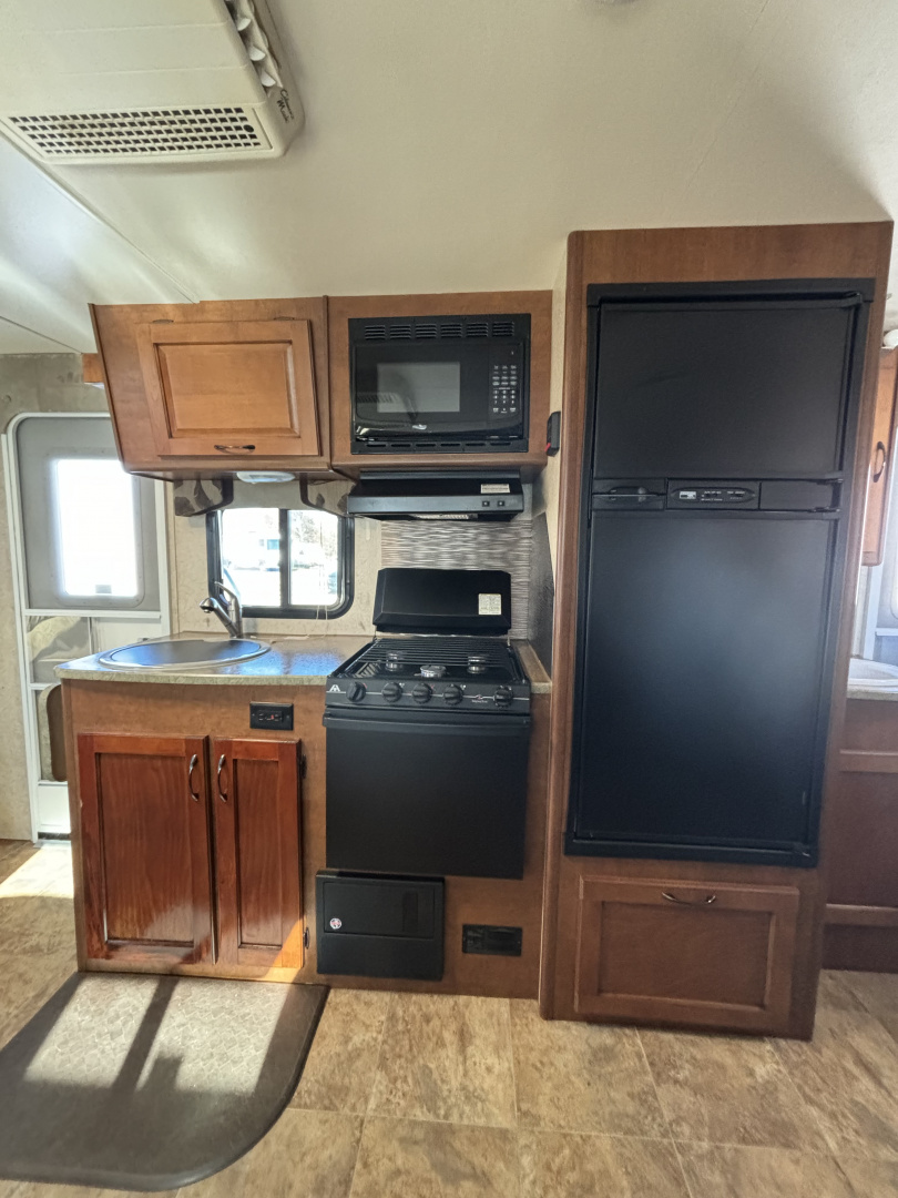 Used 2016 Lance Lance Travel Trailer