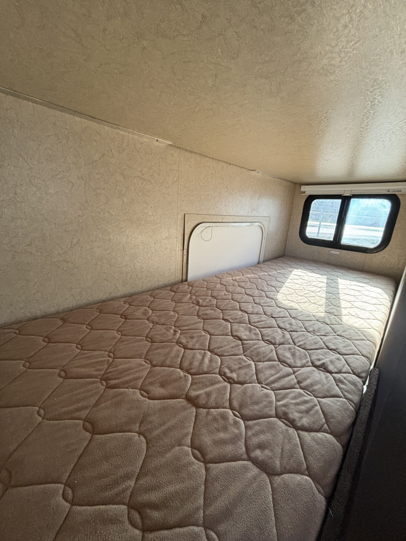Used 2016 Lance Lance Travel Trailer