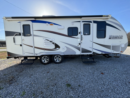 Used 2016 Lance Lance Travel Trailer