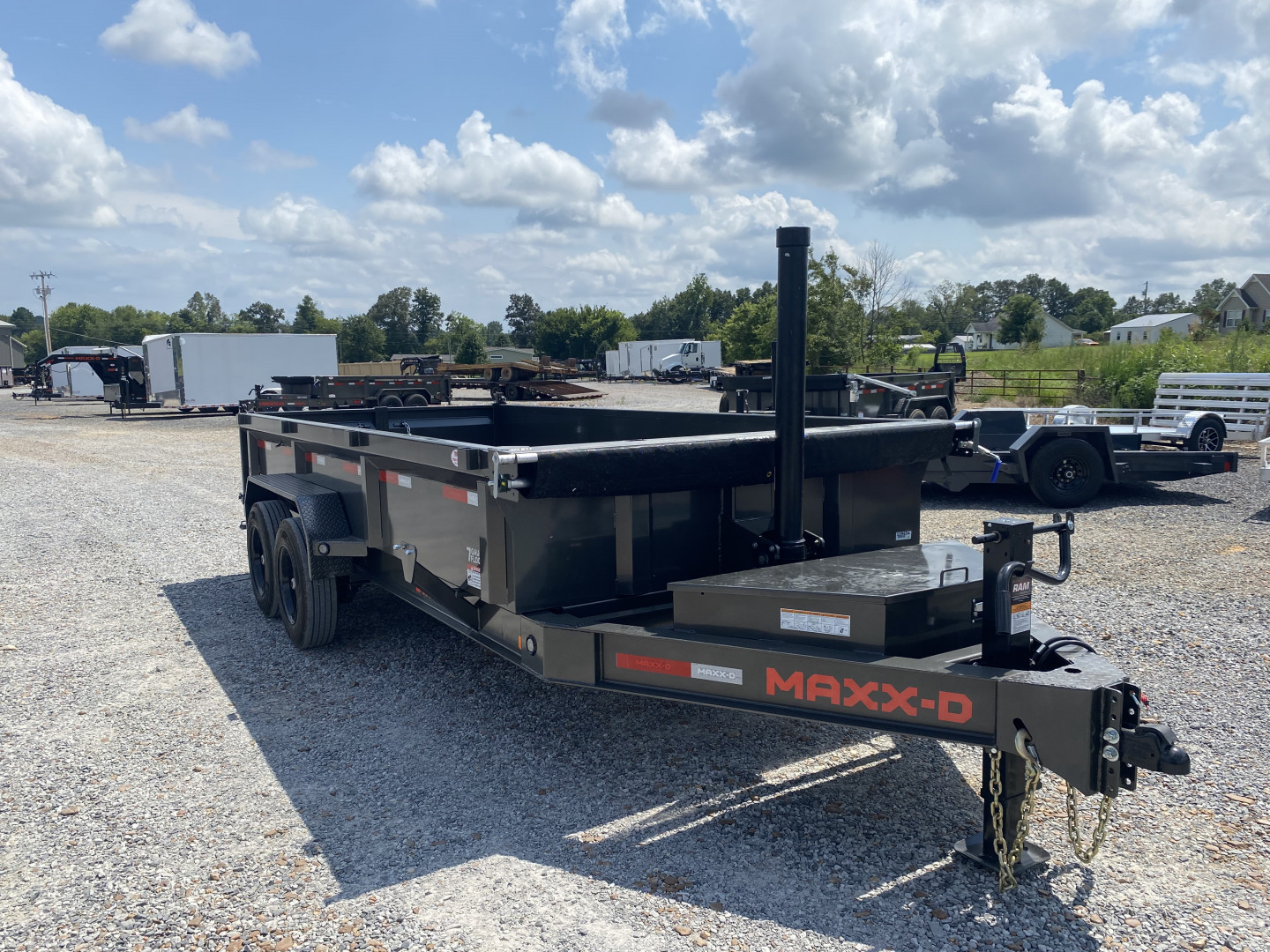 New 2026 MAXXD 16' x 83" 17.5k Telescopic Dump Trailer