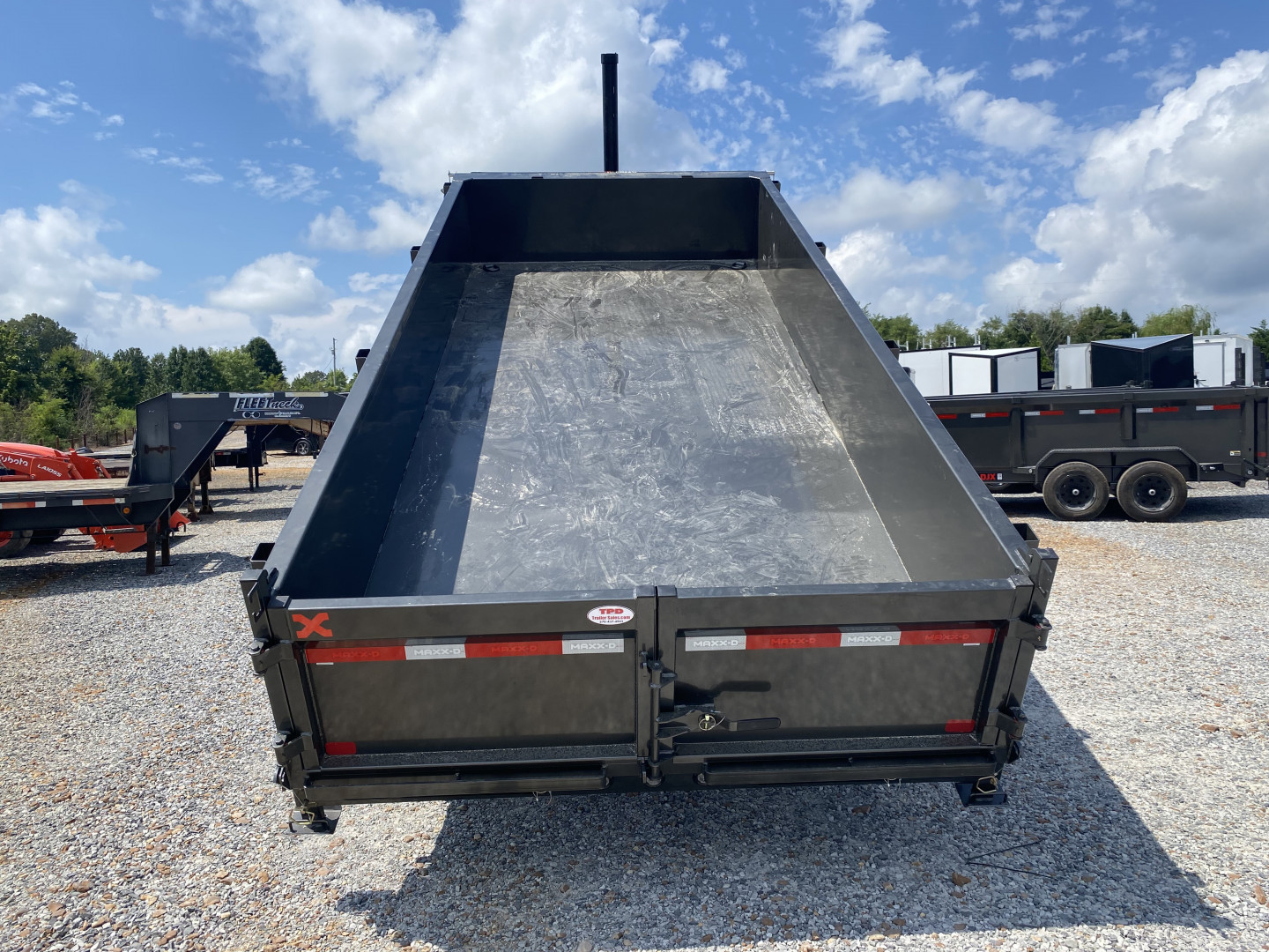 New 2026 MAXXD 16' x 83" 17.5k Telescopic Dump Trailer