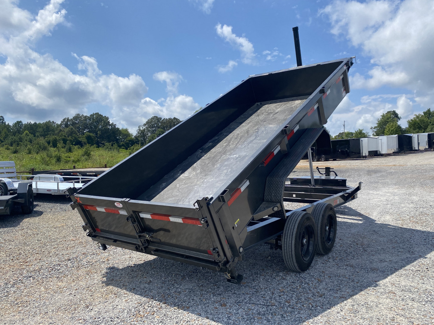 New 2026 MAXXD 16' x 83" 17.5k Telescopic Dump Trailer