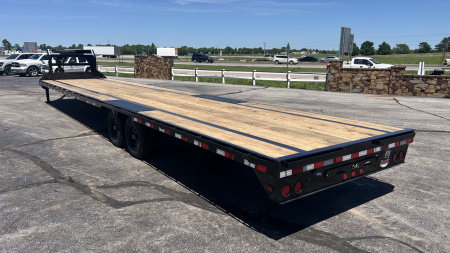 New 2026 PJ 102"x40' GN Low-Pro Flatbed w/ Singles - LS