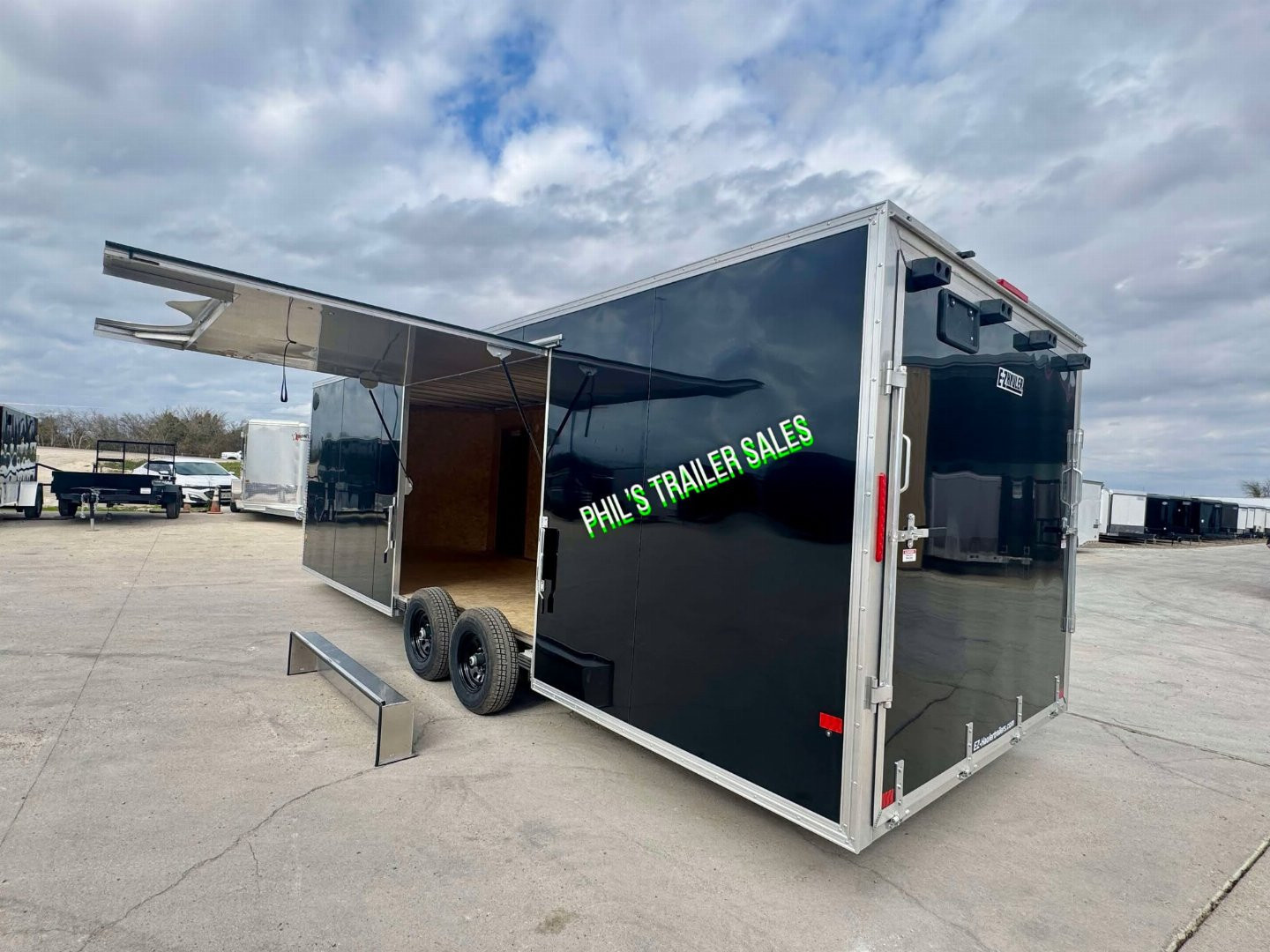 New E-Z Hauler 24' ALL ALUMINUM Cargo / Enclosed TrailerCAR HAULER ESCAPE DOOR