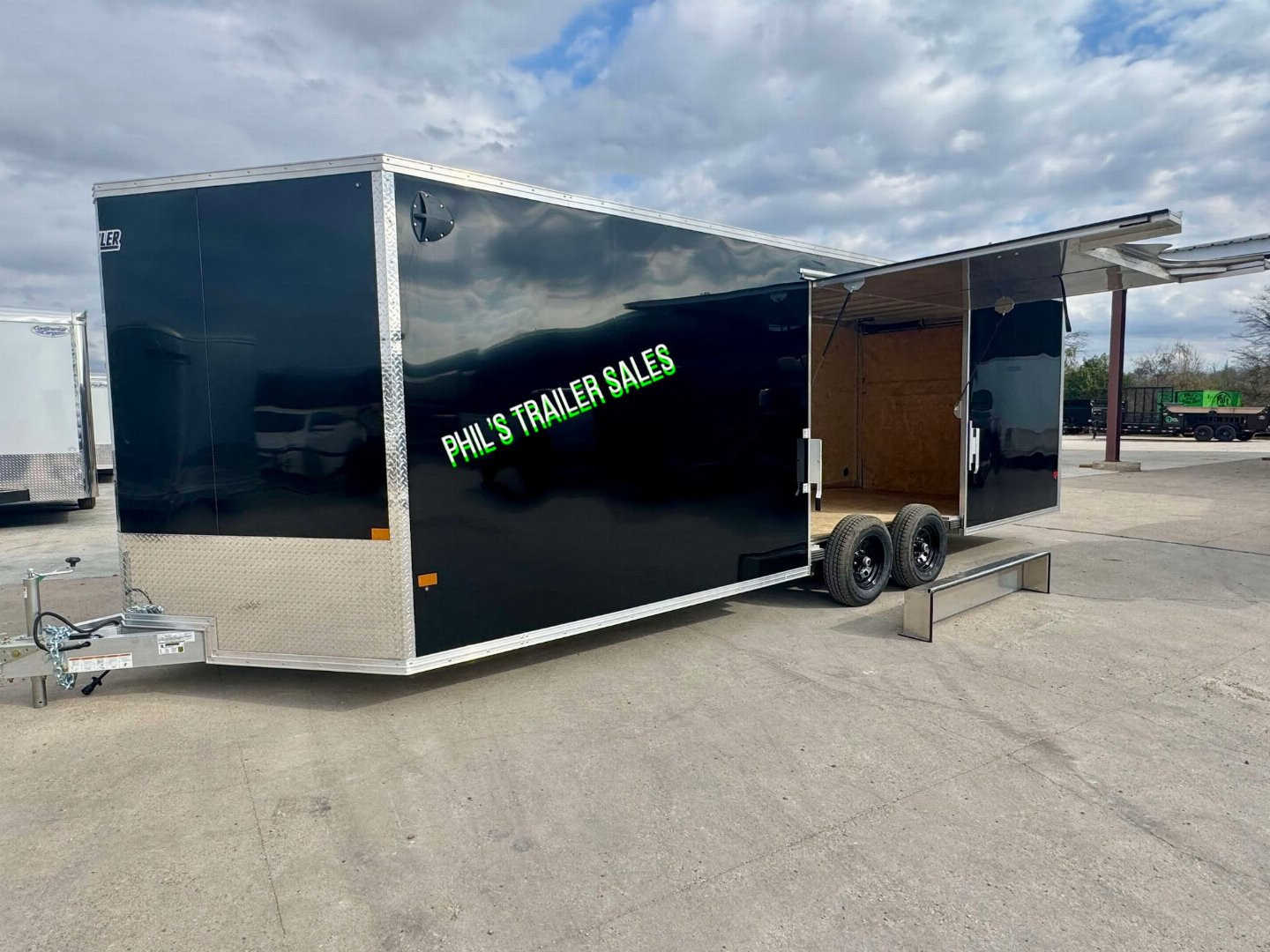 New E-Z Hauler 24' ALL ALUMINUM Cargo / Enclosed TrailerCAR HAULER ESCAPE DOOR