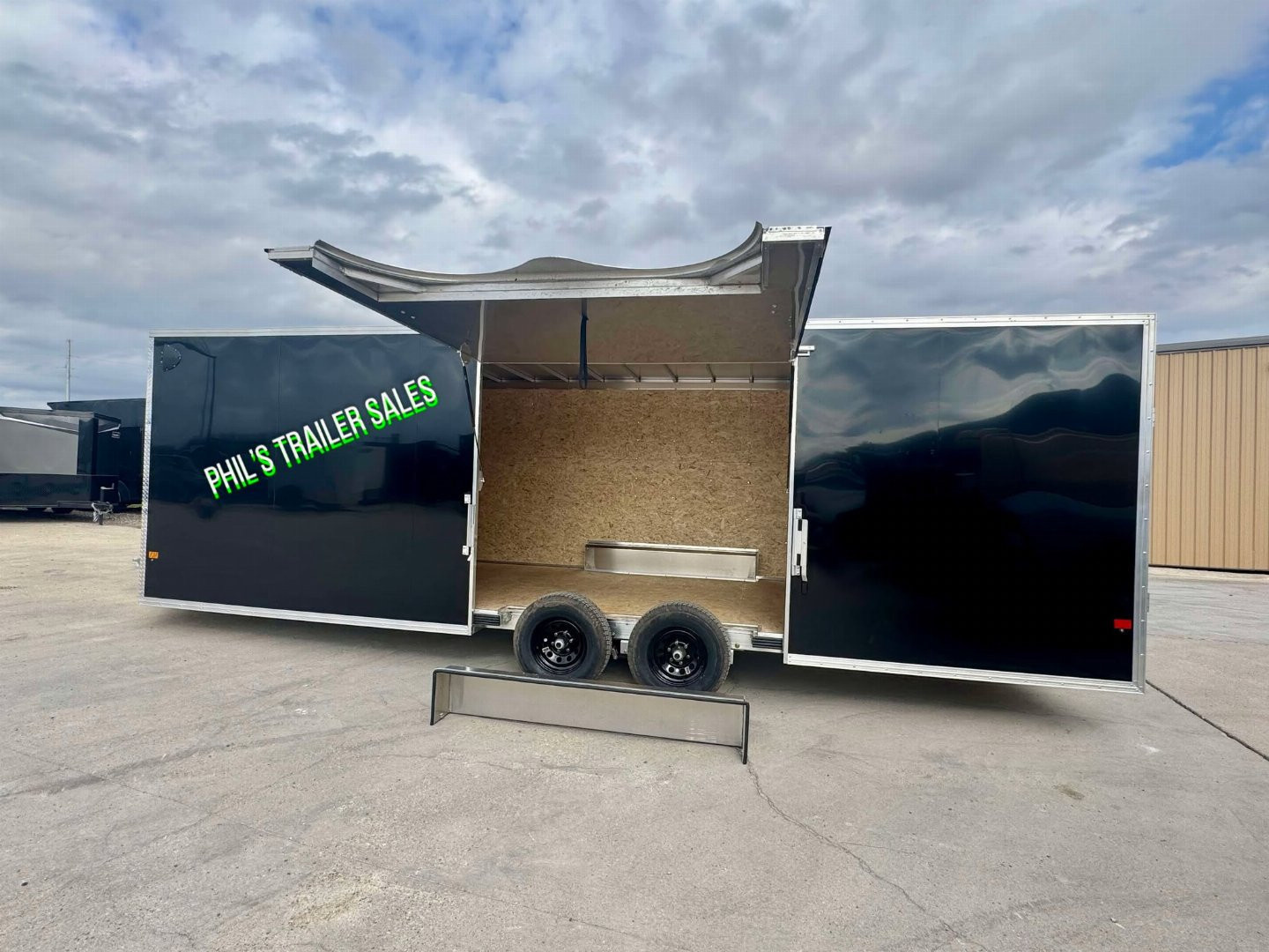 New E-Z Hauler 24' ALL ALUMINUM Cargo / Enclosed TrailerCAR HAULER ESCAPE DOOR