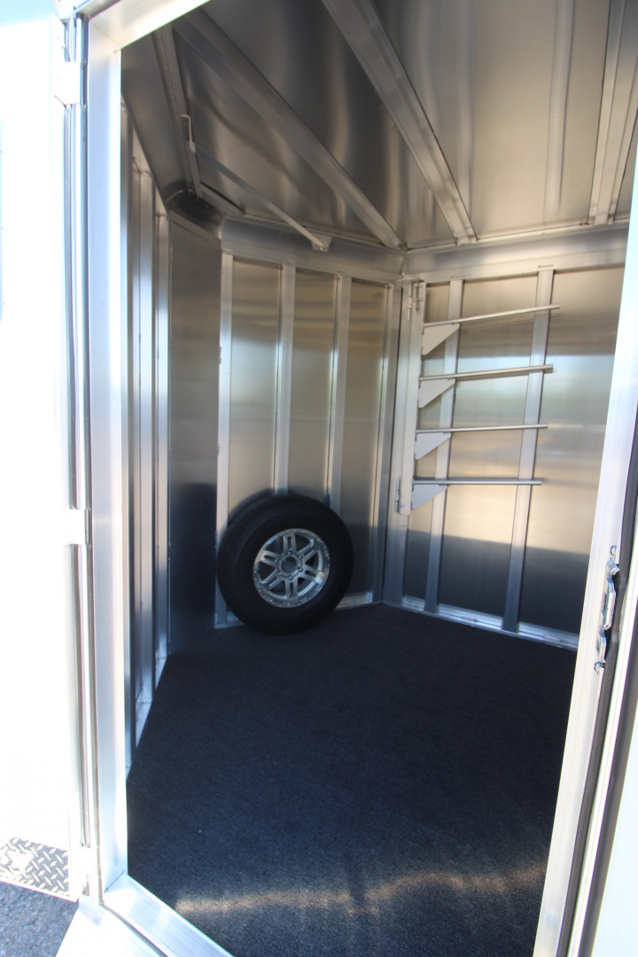 New 2025 Featherlite Trailers 2 Horse BP Trailer