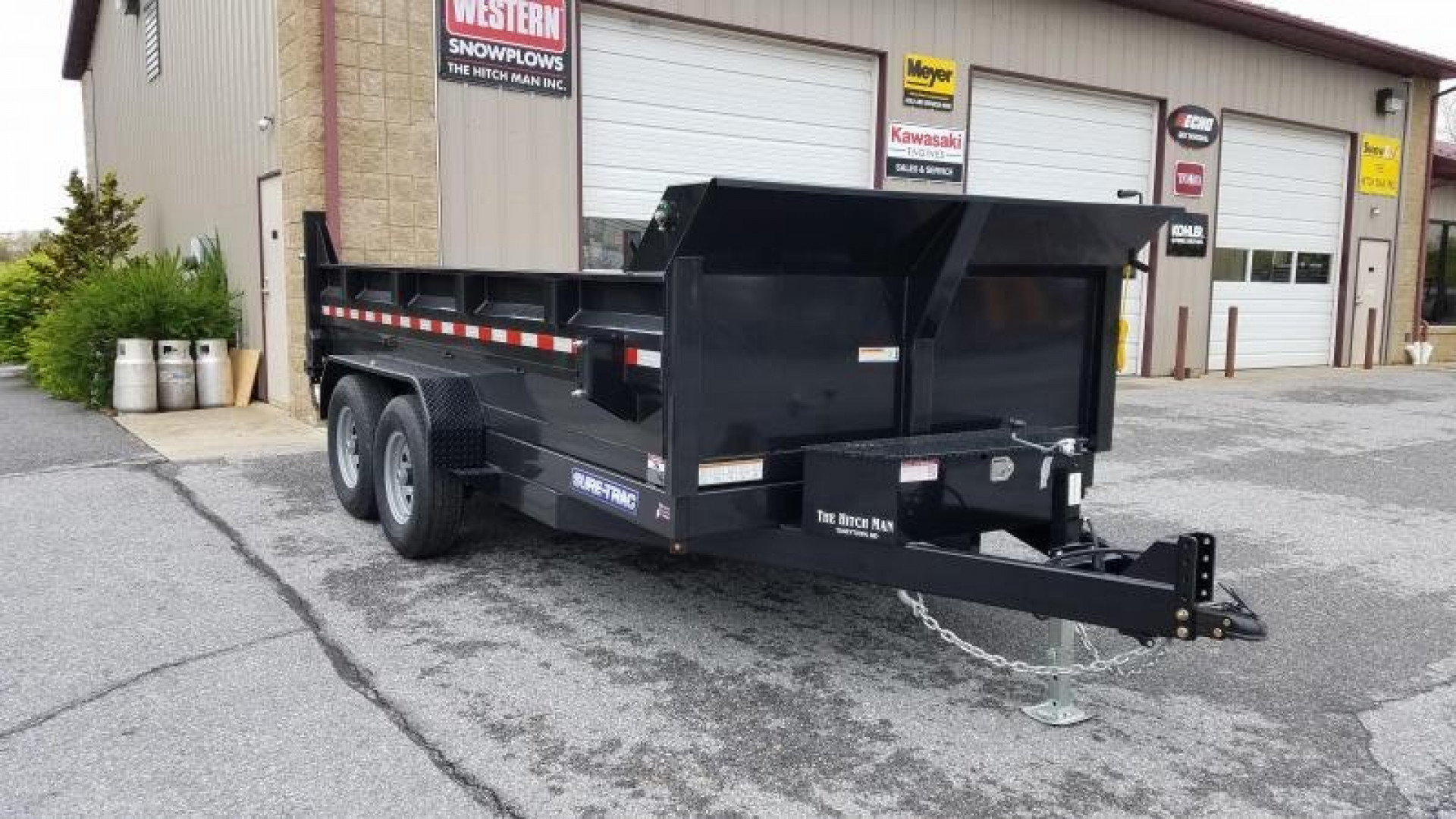 New 7 x 14 Sure-Trac HD Low Pro Scissor Hoist Dump Trailer, 14k GVWR w/ Tarp Kit Installed & 110v Batt. Charger
