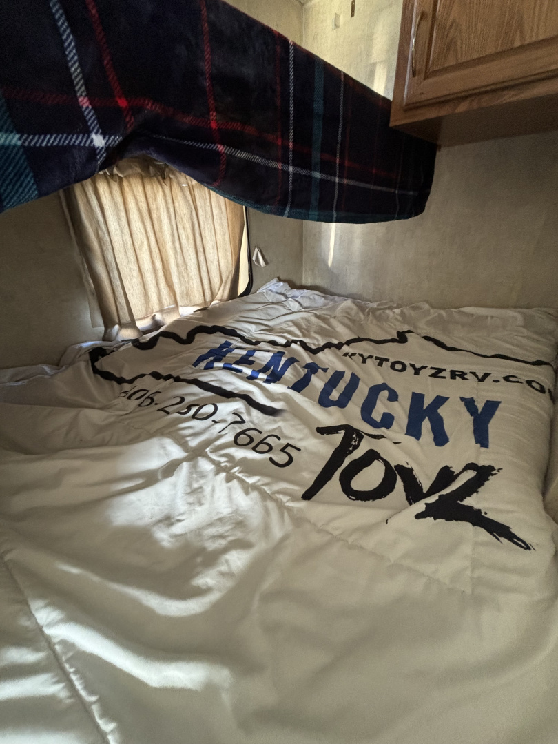 Used 2005 Fleetwood RV Pioneer Travel Trailer