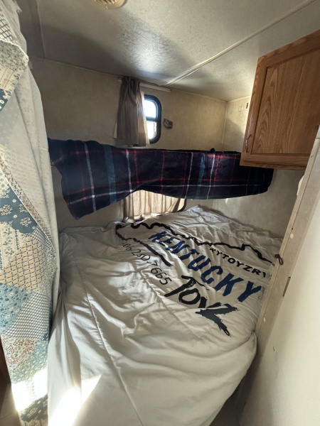 Used 2005 Fleetwood RV Pioneer Travel Trailer