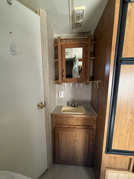 Used 2005 Fleetwood RV Pioneer Travel Trailer