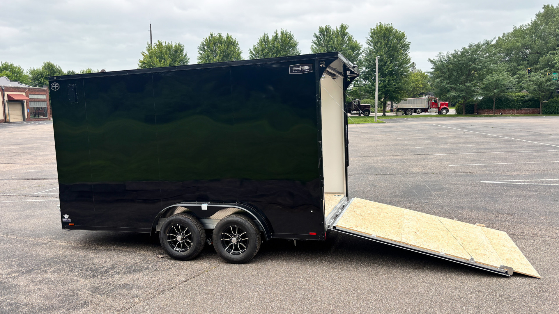 Trailer Rear Door Ramp New Lightning 7.5x14 Aluminum Enclosed Trailer - Rear ramp door ...