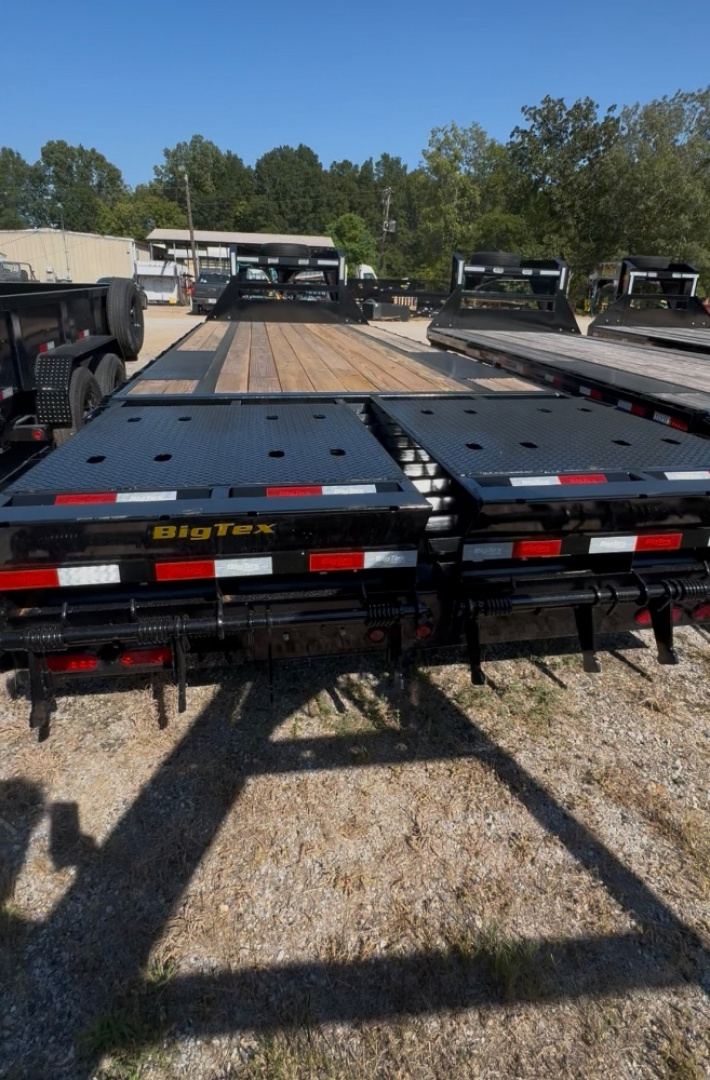 New 2026 Big Tex Trailers 14GN-25D5A-MRBK