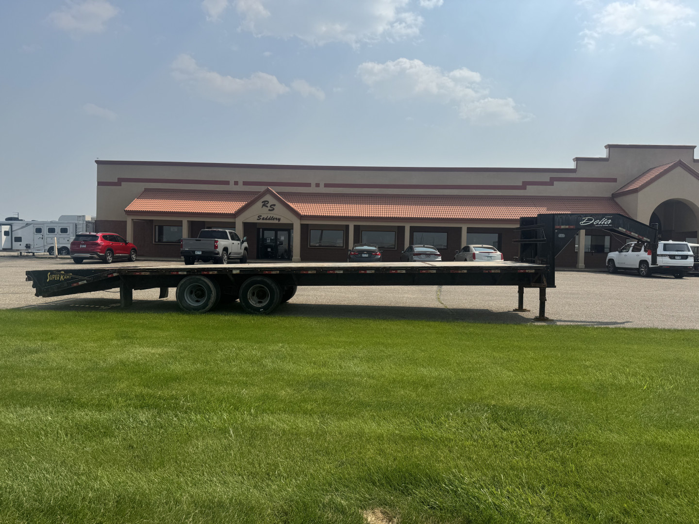 Used 2020 Delta Mfg 8'6"x32' FB GN Flatbed Trailer