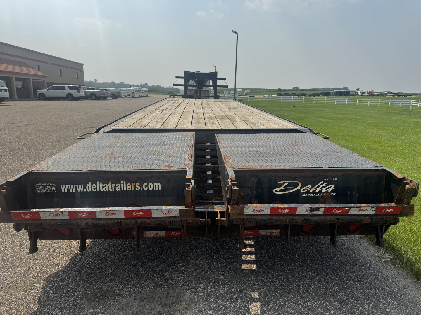 Used 2020 Delta Mfg 8'6"x32' FB GN Flatbed Trailer