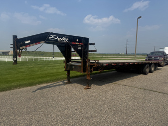 Used 2020 Delta Mfg 8'6"x32' FB GN Flatbed Trailer