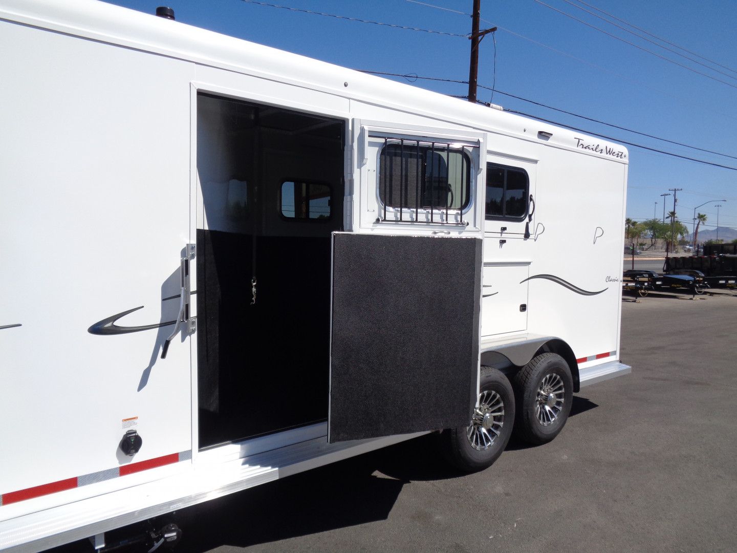 New 2026 Trails West * CLASSIC LQ 3-H * Classic LQ 3-Horse 7x7 Side Tack Goose Neck Horse Trailer