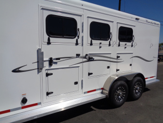 New 2026 Trails West * CLASSIC LQ 3-H * Classic LQ 3-Horse 7x7 Side Tack Goose Neck Horse Trailer