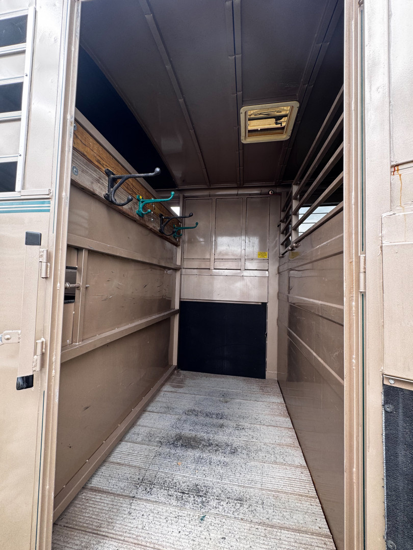 Used 2003 Titan Trailer 28' Stock Combo Trailer