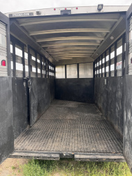 Used 2022 Logan Coach 4H Bullseye Horse Trailer