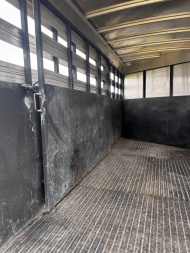Used 2022 Logan Coach 4H Bullseye Horse Trailer