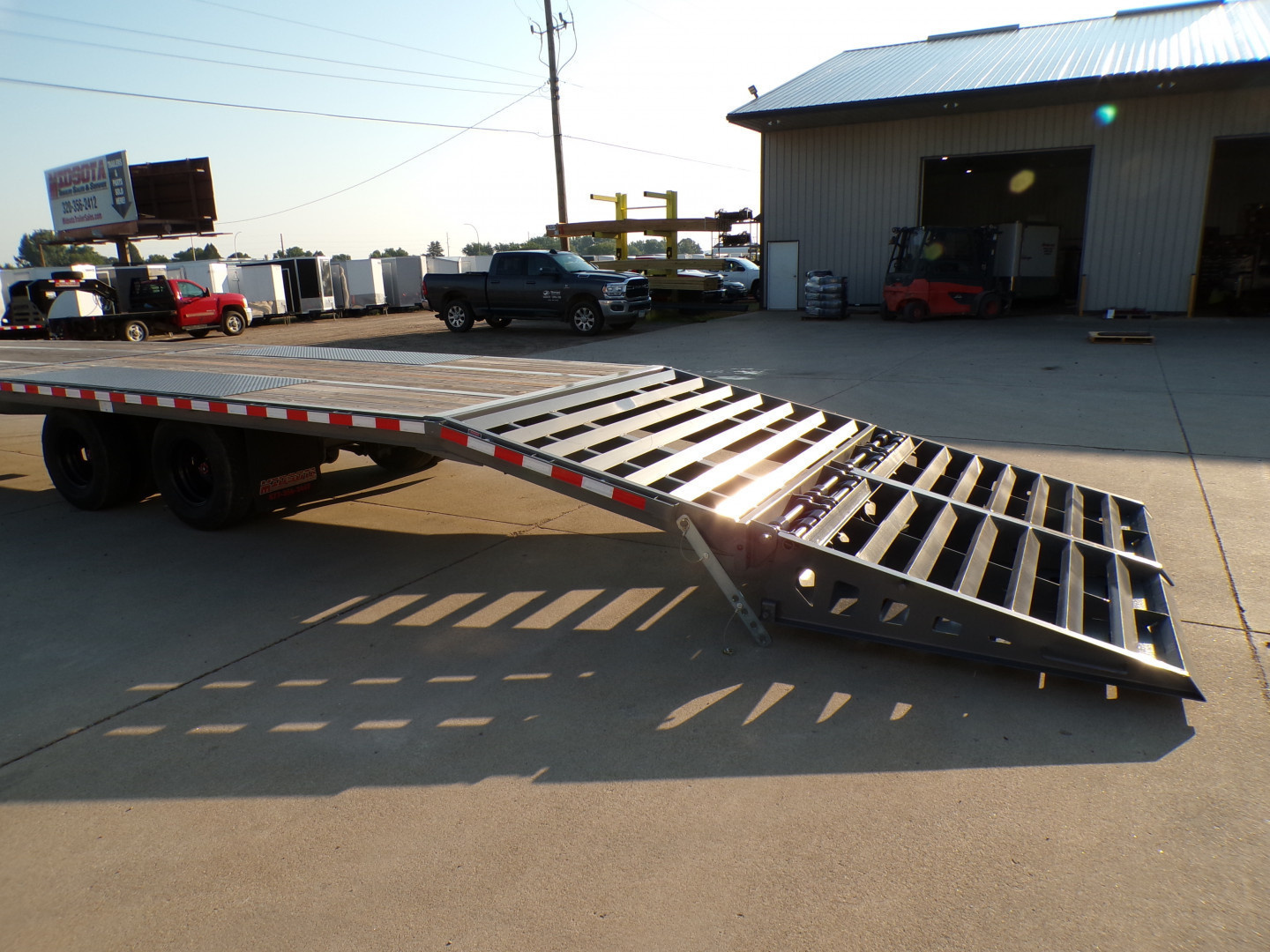 New 2024 Midsota FBGN 40 - BT - 25.9K Deckover Trailer - 560
