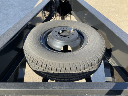 Used 2021 Iron Bull 102"x40' GN Flatbed