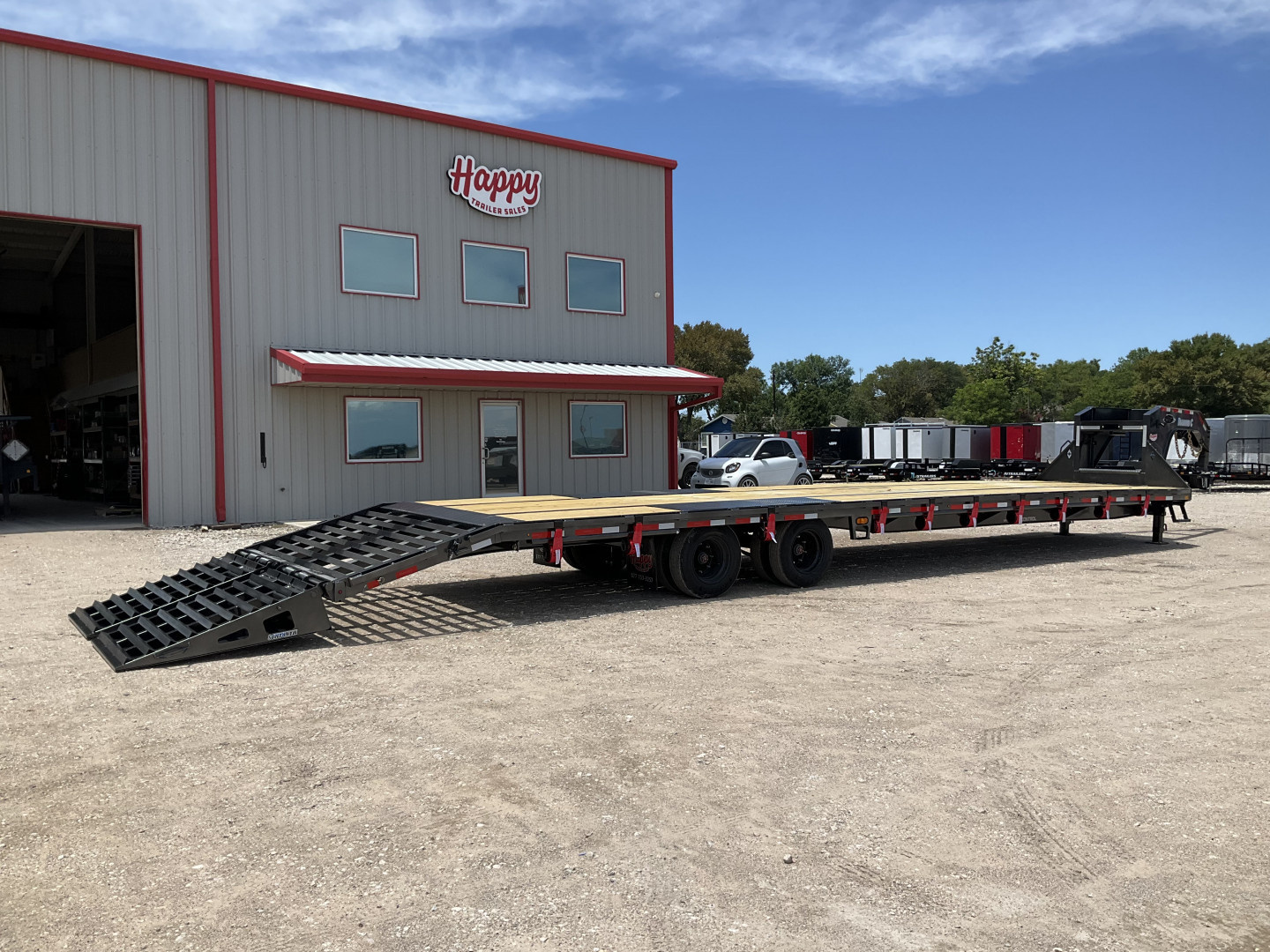 New 2026 Diamond C 102"x40' Engineered Beam FMAX216 w/ Max Ramps - 40K Pacesetter Edition