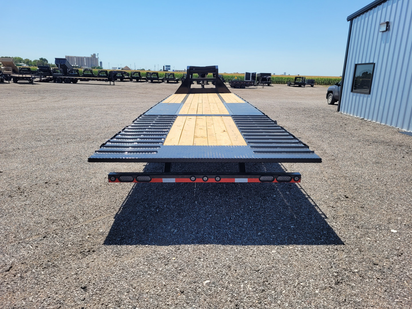 New 2026 Load Trail 102"x32' Gooseneck Hyd Dovetail Trailer