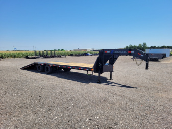New 2026 Load Trail 102 x32' Gooseneck Hyd Dovetail Trailer