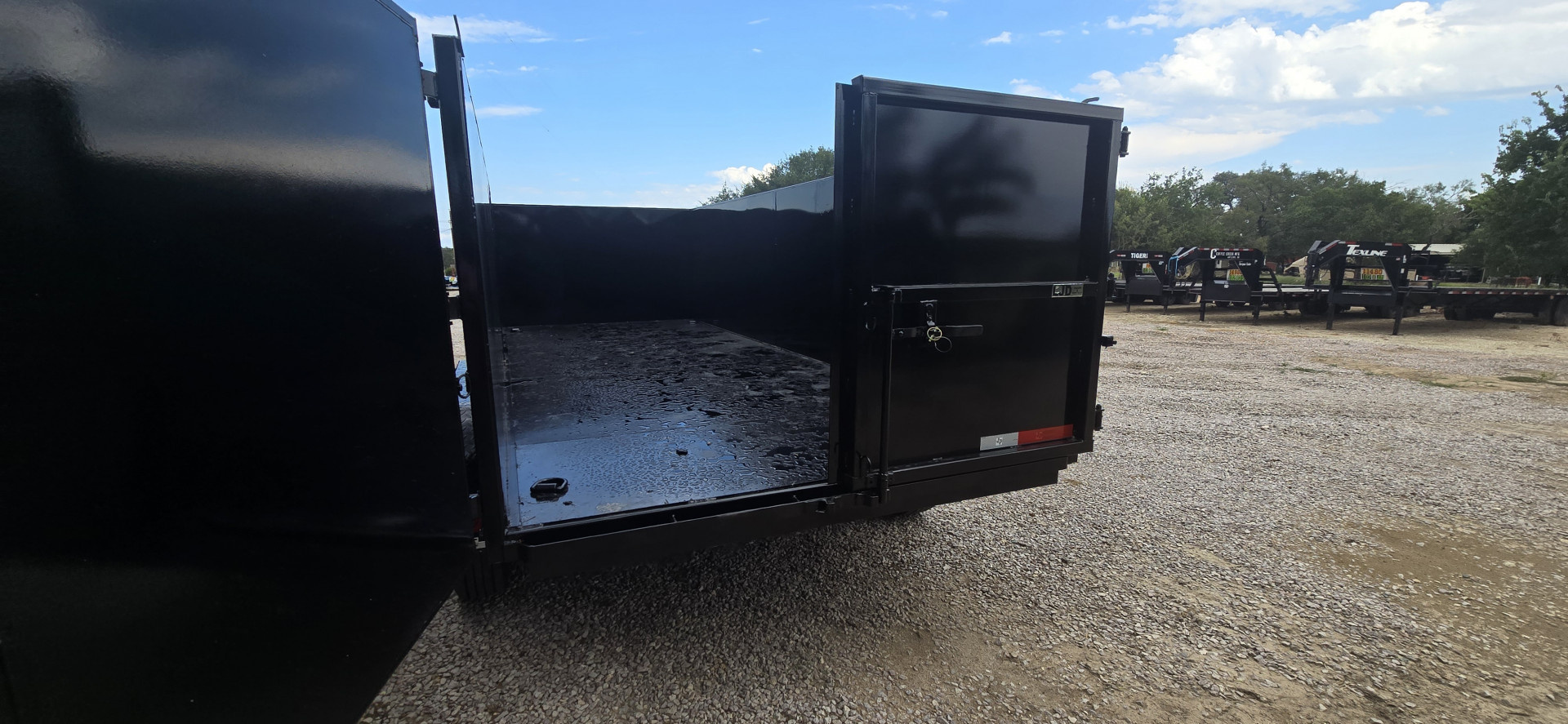 New 2025 Texas Pride - Gooseneck Dump Trailer 20K GVWR - 18'X4'